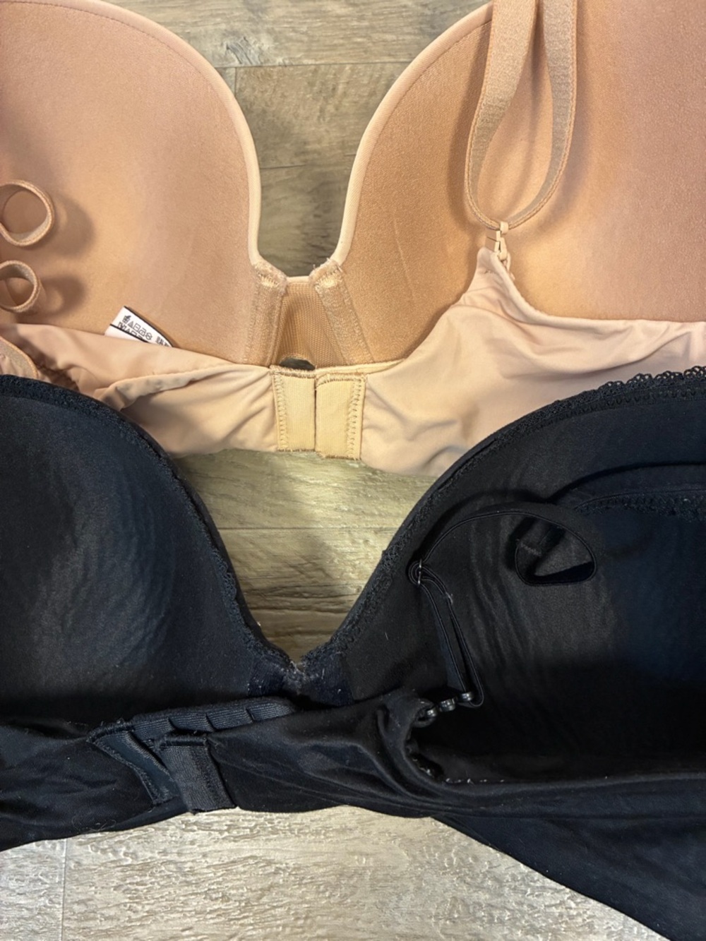 Victoria Secret 2 Bras T Shirt Push Up Full Coverage Lined Demi - Picture 9 of 9
